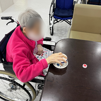 대구뇌출혈, 상인요양병원 신체 프로그램 '뚜껑 컬링' 4