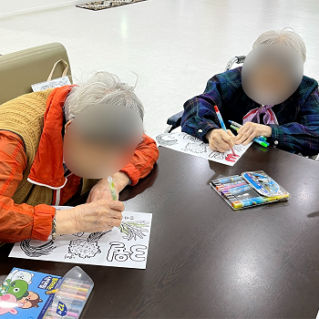 대구서구요양병원, 상인요양병원, 미술 프로그램, '봄나물 색칠하기' 3