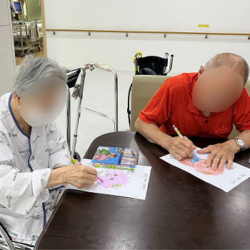대구북구재활병원, 상인요양병원 인지 프로그램 '점선 따라 그리기' 4