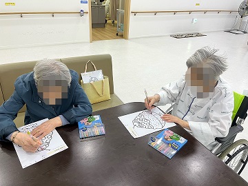 달서구요양병원, 상인요양병원 미술 프로그램 '팥빙수 색칠하기'2