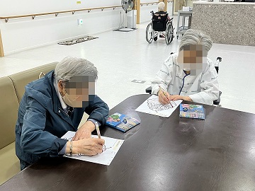달서구요양병원, 상인요양병원 미술 프로그램 '팥빙수 색칠하기'3