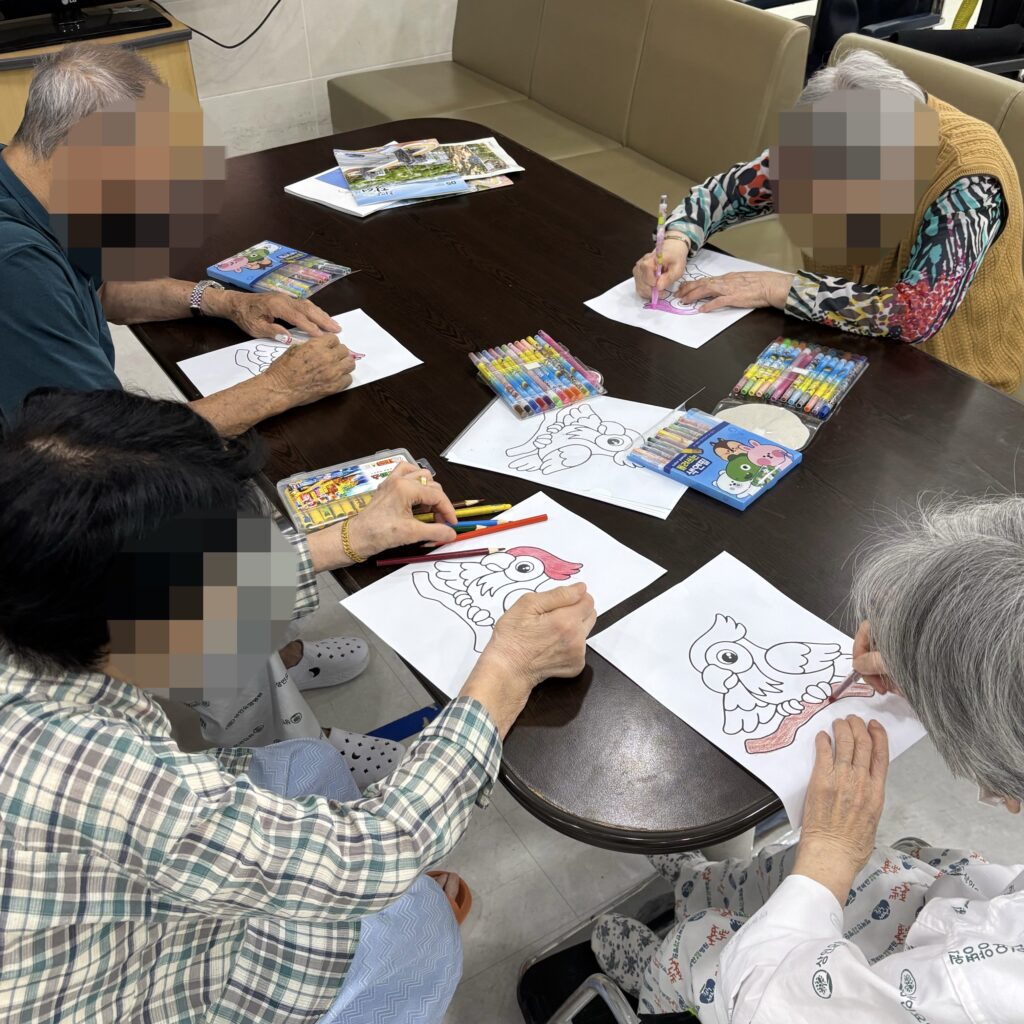 달서구재활병원 상인요양병원 미술프로그램 앵무새 색칠하기