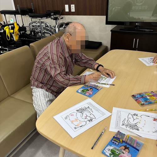 대구산재병원, 상인요양병원 인지 프로그램 - 점선 따라 그리기