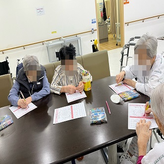 대구뇌출혈외래재활치료병원,상인요양병원,인지프로그램 "달력 만들기" 3