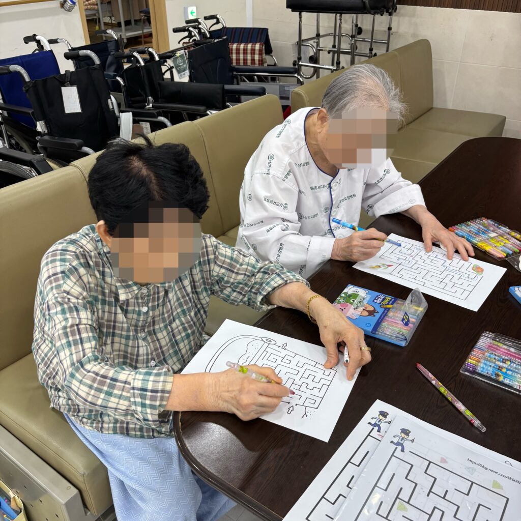 대구수술후재활, 상인요양병원 인지 프로그램 - 미로 탈출