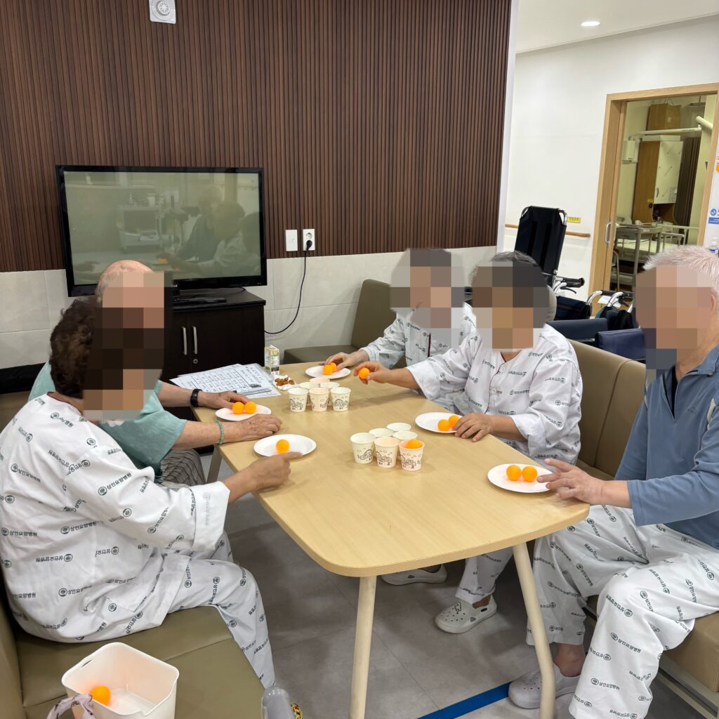 대구산재병원, 상인요양병원 신체 프로그램 - 탁구공 튀기기