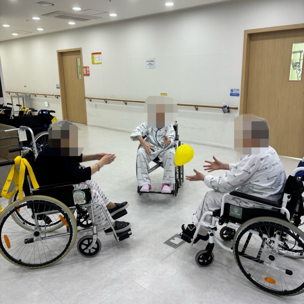 달서구요양병원, 상인요양병원 신체 프로그램 - 풍선 배구