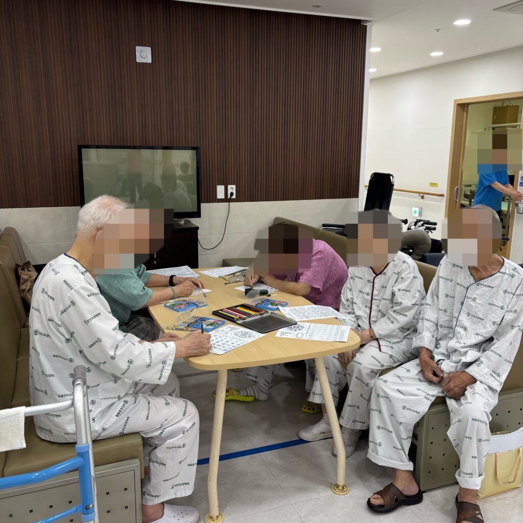 대구수성구재활병원, 상인요양병원 인지 프로그램 - 7월 달력 만들기