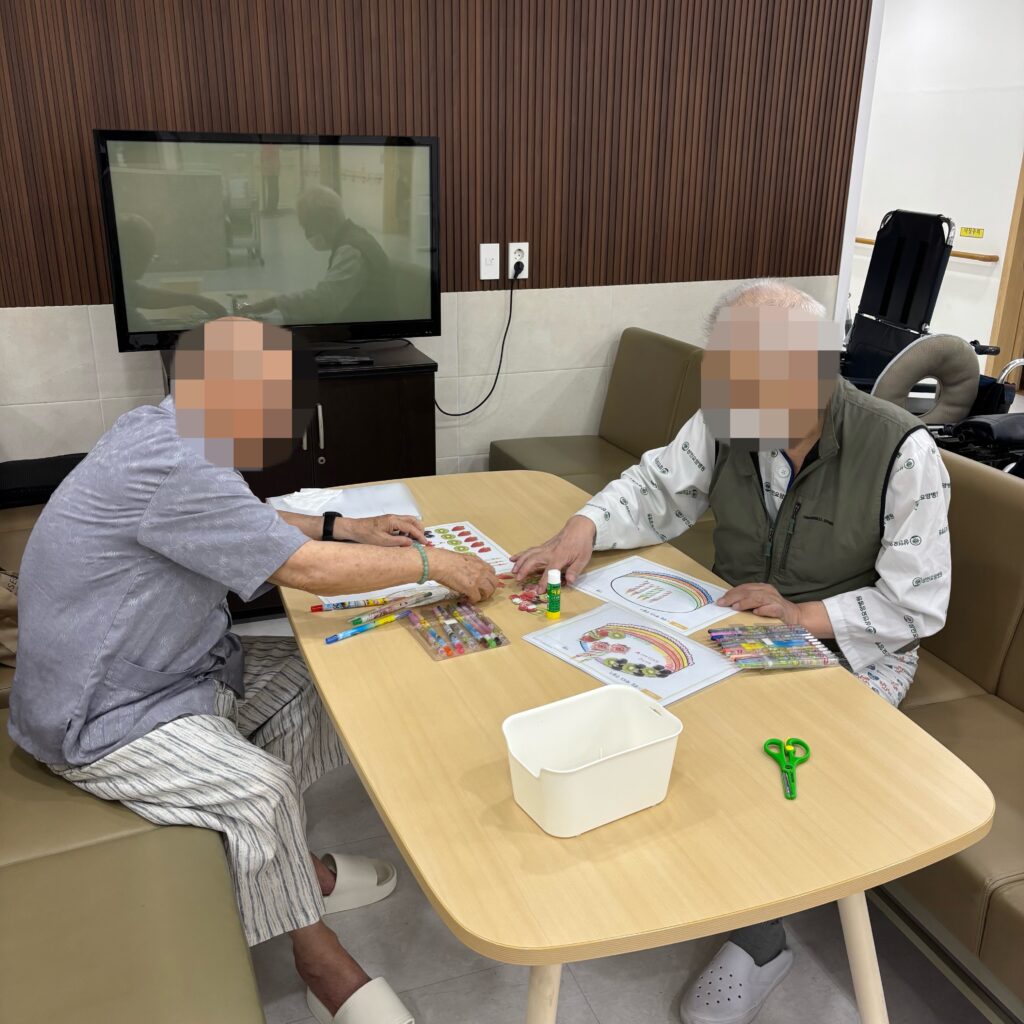 대구재활의학과, 상인요양병원 미술 프로그램 - 생일 케이크 만들기