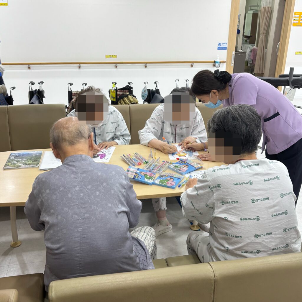 대구북구요양병원, 상인요양병원 미술 프로그램 - 천사 색칠하기
