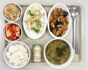 대구재활병원추천, 상인요양병원 3월 식단.쌀밥 / 시금치된장국 / 짬뽕불고기 / 순두부브로콜리 / 숙주나물 / 배추김치 / 요구르트